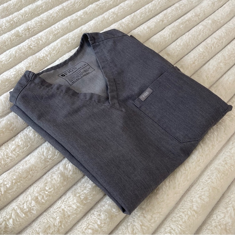 FIGS Gray Scrub Top Technical Collection Size XS for nursing or medical field